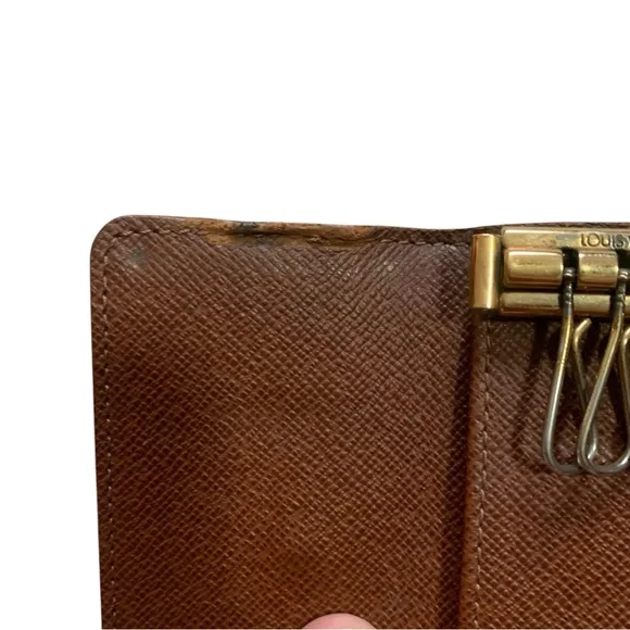 Authentic Louis Vuitton Monogram Key Holder - Picture 8 of 14